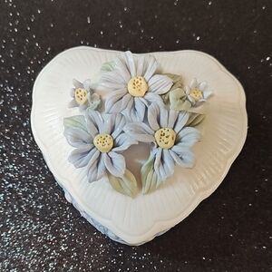 Hermitage Pottery Daisy Heart-Shaped Jewelry/Trinket Box